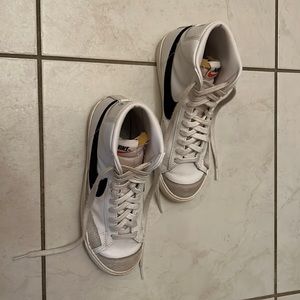 Nike Blazers Mid 77’